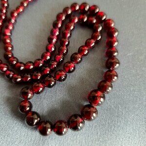 vintage red garnet necklace. Retro jewelry. 17.5'' long.